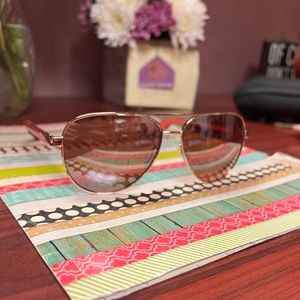 Costa Peli - Like new!